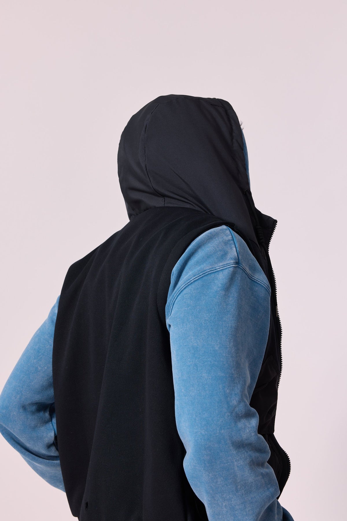 GAVEIS- BLACK