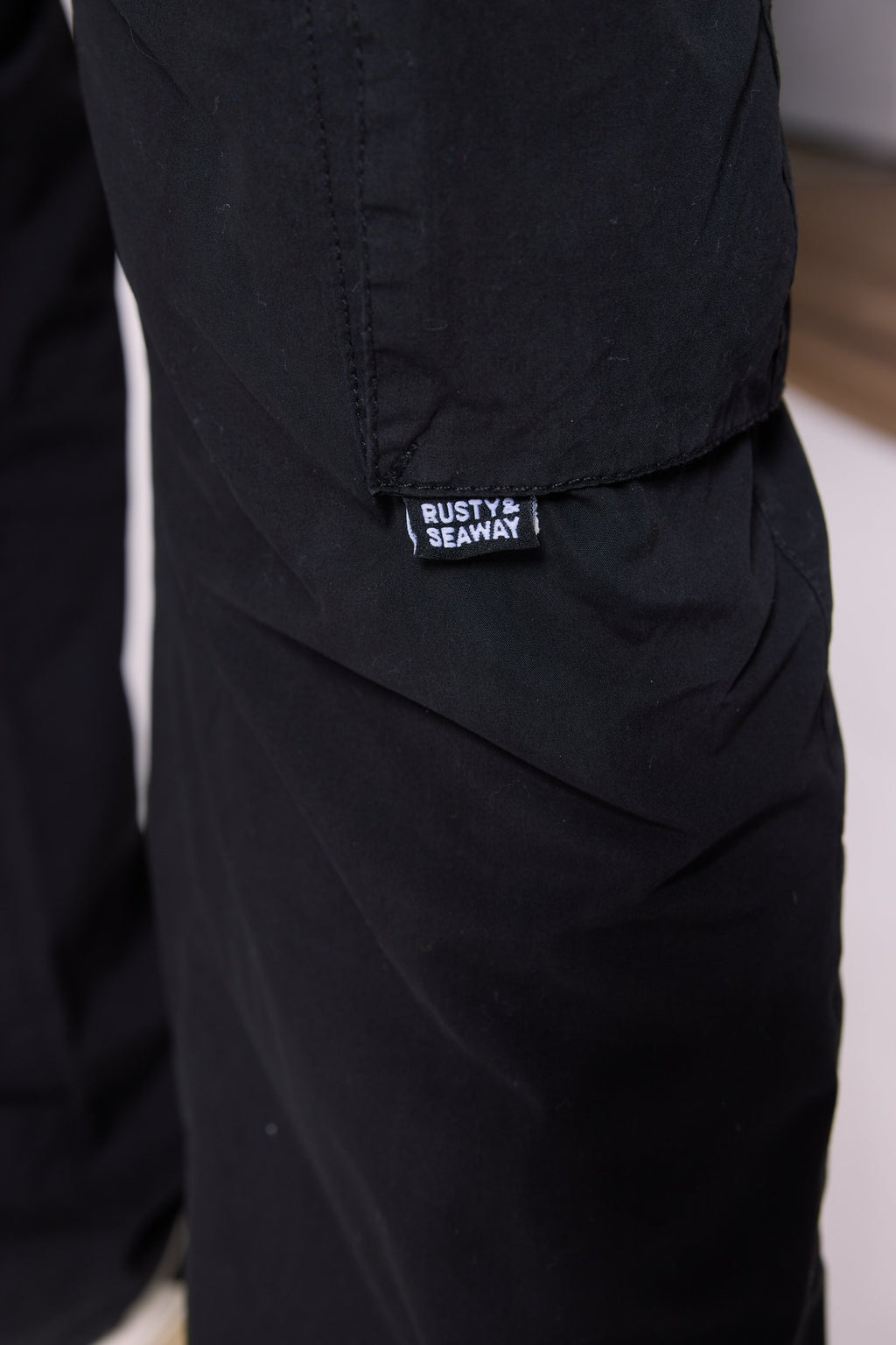 DRIMFAR- BLACK