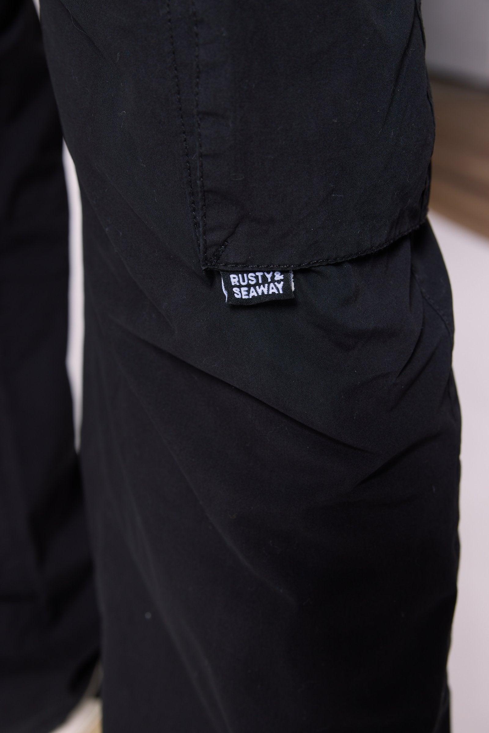 DRIMFAR- BLACK
