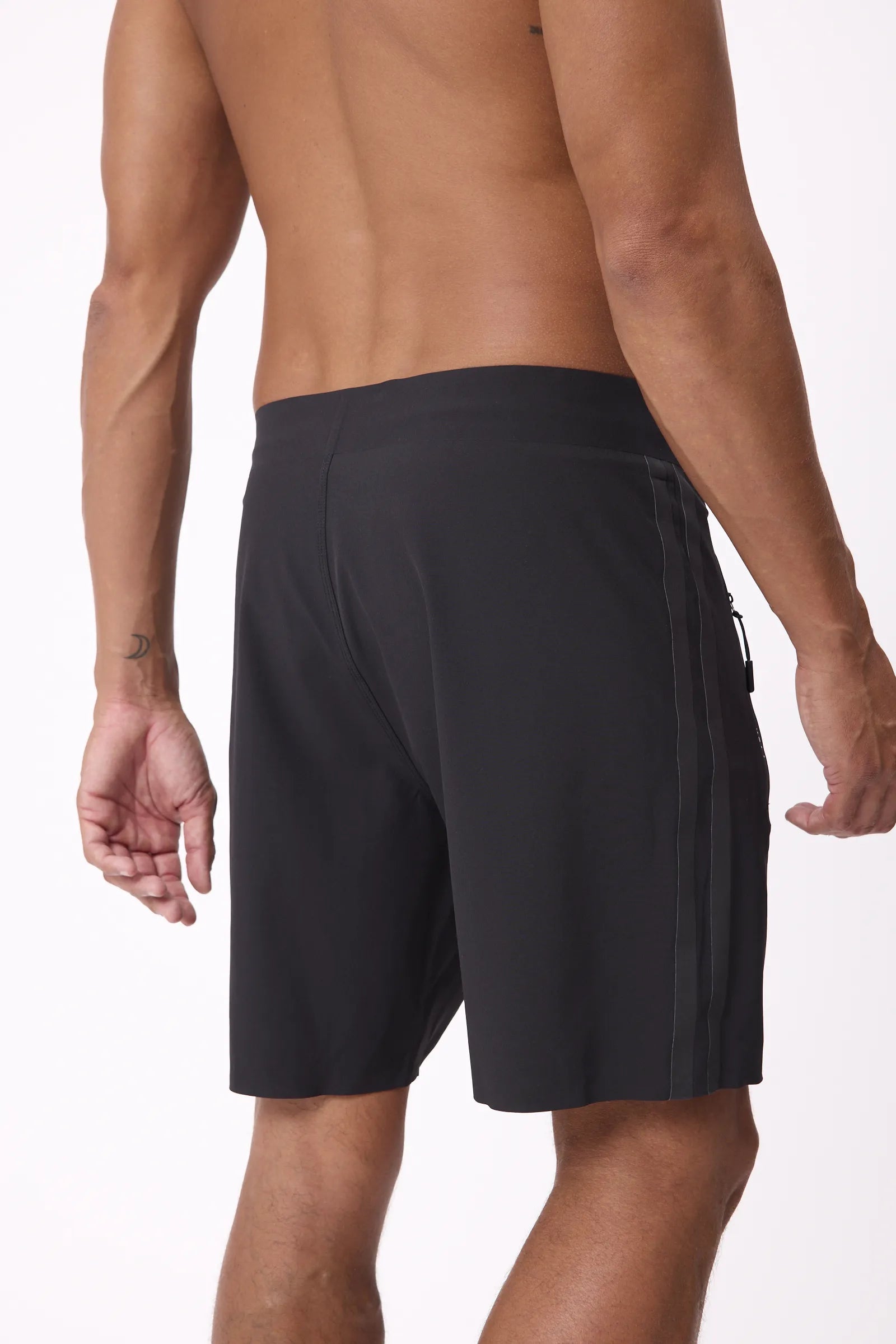 PRETO- BLACK