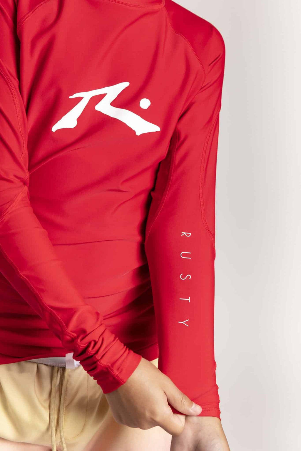 ניקולס פרו - אדום